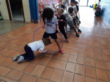 Brincadeira com Bambolês - Integral G1 e G2