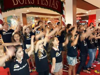 Coral Mergulho Musical no Shopping Piracicaba