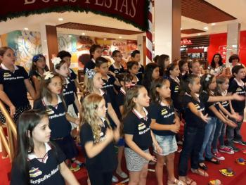 Coral Mergulho Musical no Shopping Piracicaba