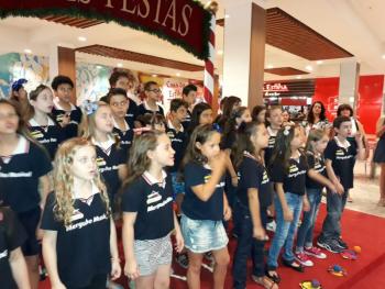 Coral Mergulho Musical no Shopping Piracicaba