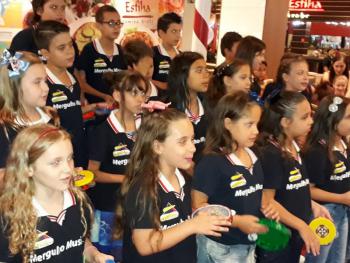 Coral Mergulho Musical no Shopping Piracicaba