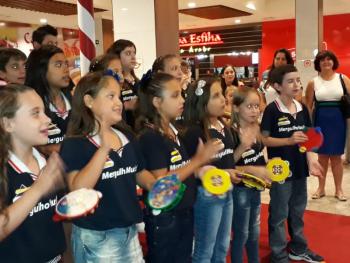 Coral Mergulho Musical no Shopping Piracicaba