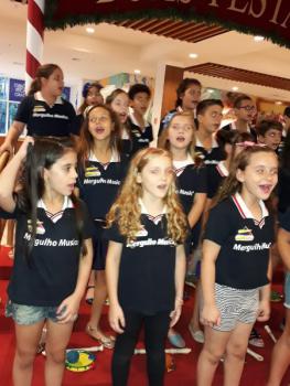 Coral Mergulho Musical no Shopping Piracicaba