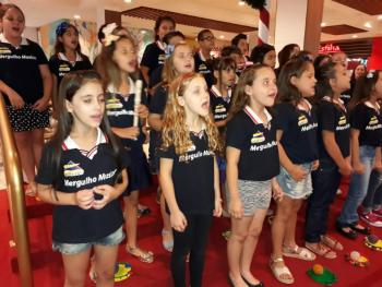 Coral Mergulho Musical no Shopping Piracicaba