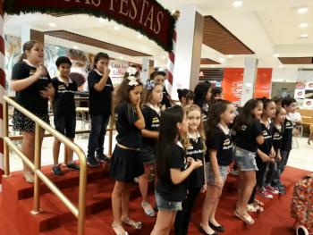 Coral Mergulho Musical no Shopping Piracicaba