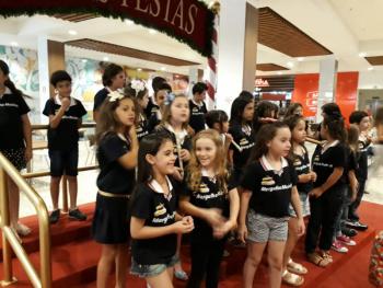 Coral Mergulho Musical no Shopping Piracicaba