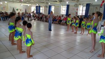 Entrega de doação e Ginástica Acrobática no Lar dos Velhinhos