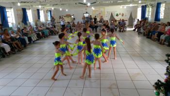 Entrega de doação e Ginástica Acrobática no Lar dos Velhinhos