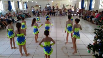 Entrega de doação e Ginástica Acrobática no Lar dos Velhinhos