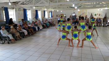 Entrega de doação e Ginástica Acrobática no Lar dos Velhinhos