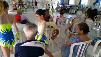 Entrega de doação e Ginástica Acrobática no Lar dos Velhinhos