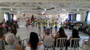 Entrega de doação e Ginástica Acrobática no Lar dos Velhinhos