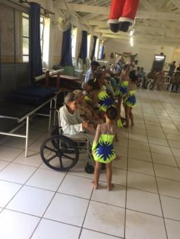 Entrega de doação e Ginástica Acrobática no Lar dos Velhinhos