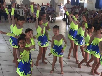 Entrega de doação e Ginástica Acrobática no Lar dos Velhinhos