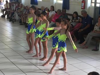 Entrega de doação e Ginástica Acrobática no Lar dos Velhinhos