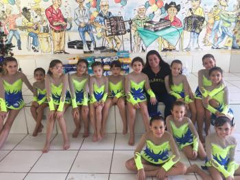 Entrega de doação e Ginástica Acrobática no Lar dos Velhinhos