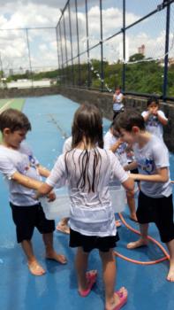 Brincando com Água - Educação Infantil