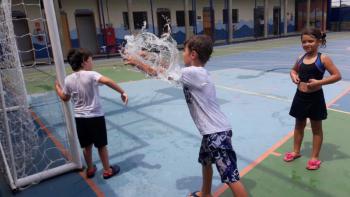 Brincando com Água - Educação Infantil