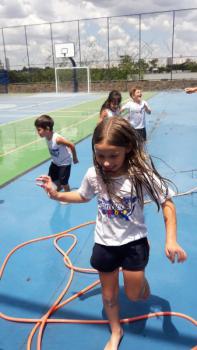 Brincando com Água - Educação Infantil