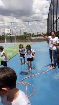 Brincando com Água - Educação Infantil