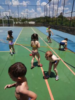 Brincando com Água - Educação Infantil