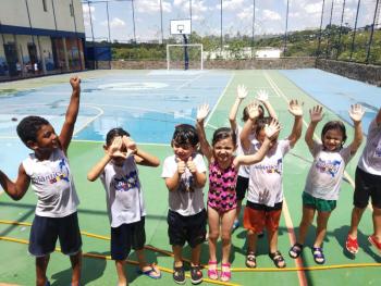 Brincando com Água - Educação Infantil