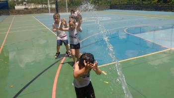 Brincando com Água - Educação Infantil