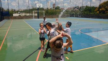 Brincando com Água - Educação Infantil