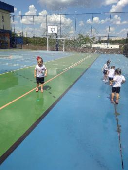 Brincando com Água - Educação Infantil