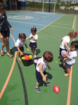 Brincando com Água - Educação Infantil