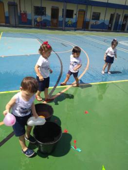 Brincando com Água - Educação Infantil