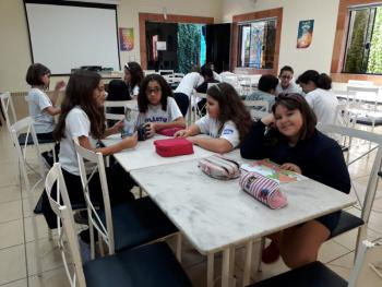 Reading Class (Aula de Leitura) - 5ºs anos A e B