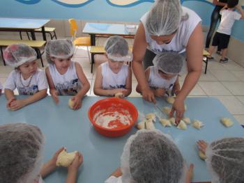 Preparo de pão caseiro - Jardim I