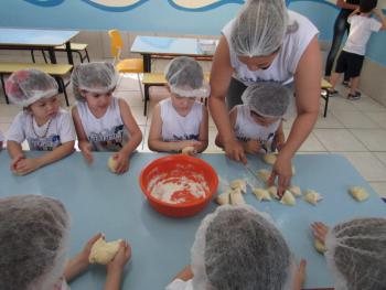 Preparo de pão caseiro - Jardim I