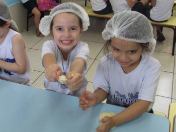 Preparo de pão caseiro - Jardim I