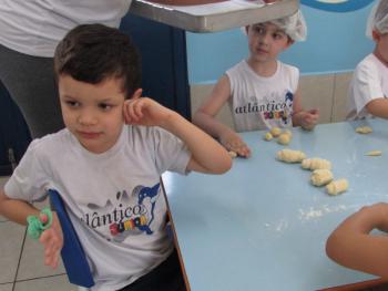 Preparo de pão caseiro - Jardim I